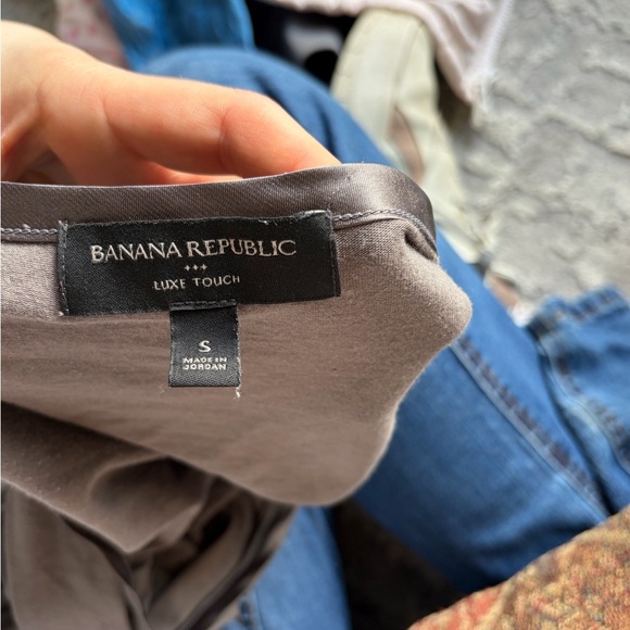 Banana Republic Short Sleeve Scoop Neck Tee - Taupe Gray - Picture 3 of 3